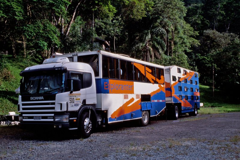 348-12.jpg - der "exploranter" ein reisebus mit schlafwagen