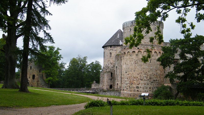 DSCF5224.jpg - Cesis - mittelalterliche Burg und Schlossruine 13.-16.Jh.
