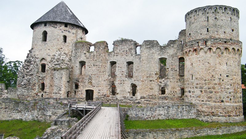 DSCF5236.jpg - Cesis - Burg und Schlossruine - hinterer Teil