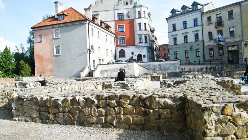 DSCF4962.jpg - Lublin - Ruine im Zentrum der Altstadt Po Farze Square